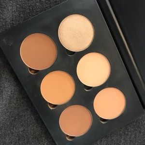 Anastasia Beverly Hills Contour kit in Medium